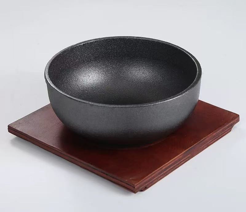 CHEFCO,IP-17, Round Cast Iron Bowl with Wooden Base(17cm/6.7") - Chefcoca