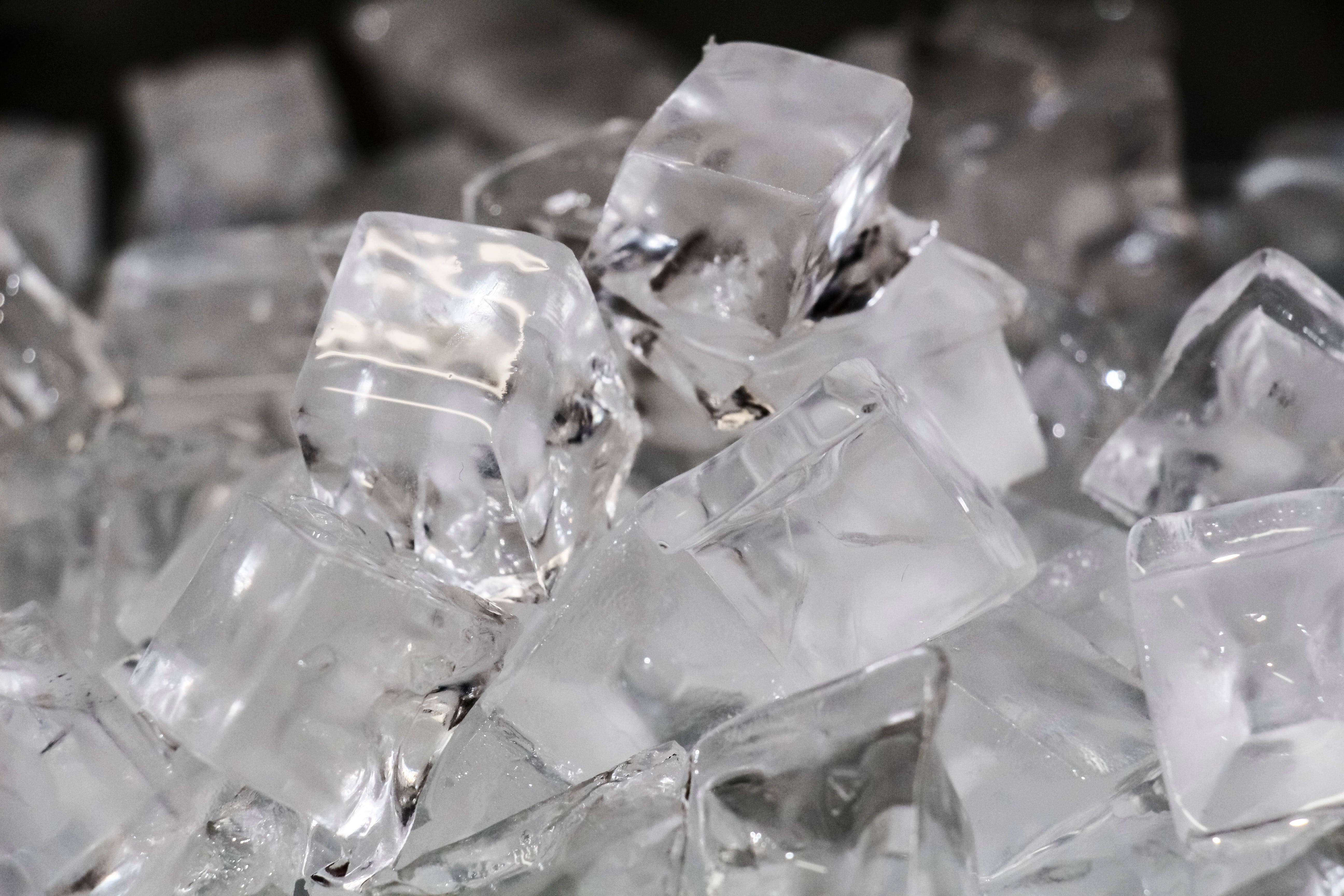 Sub-equip IC-350MA/300 Air-Cooled Modular Ice Machine, Cube Shaped Ice, 350LBS/24HRS, 265LBS Storage - Chefcoca
