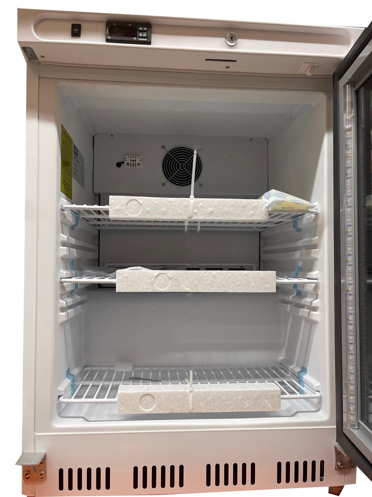 Ventilated Under Counter Freezer (5sqft Capacity) - Chefcoca