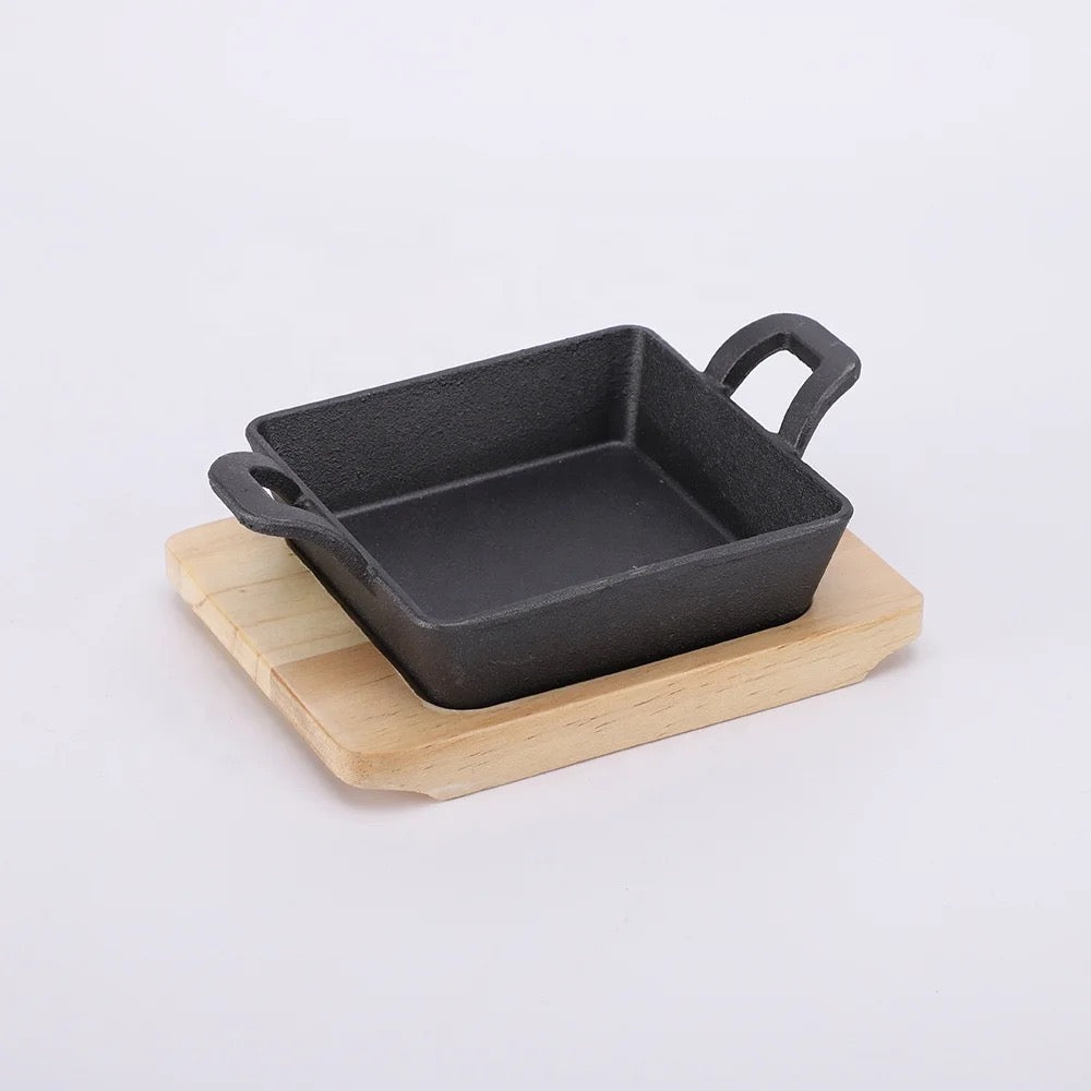 Square mini Cast Iron Platter with wooden base, 4.9"x 4.9" (12.5 cm x 12.5 cm)