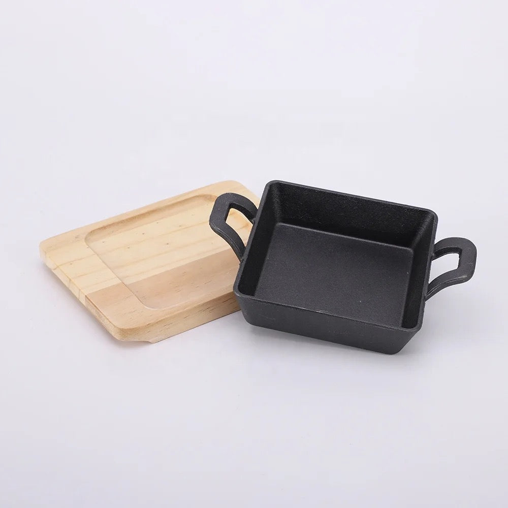 Square mini Cast Iron Platter with wooden base, 4.9"x 4.9" (12.5 cm x 12.5 cm)