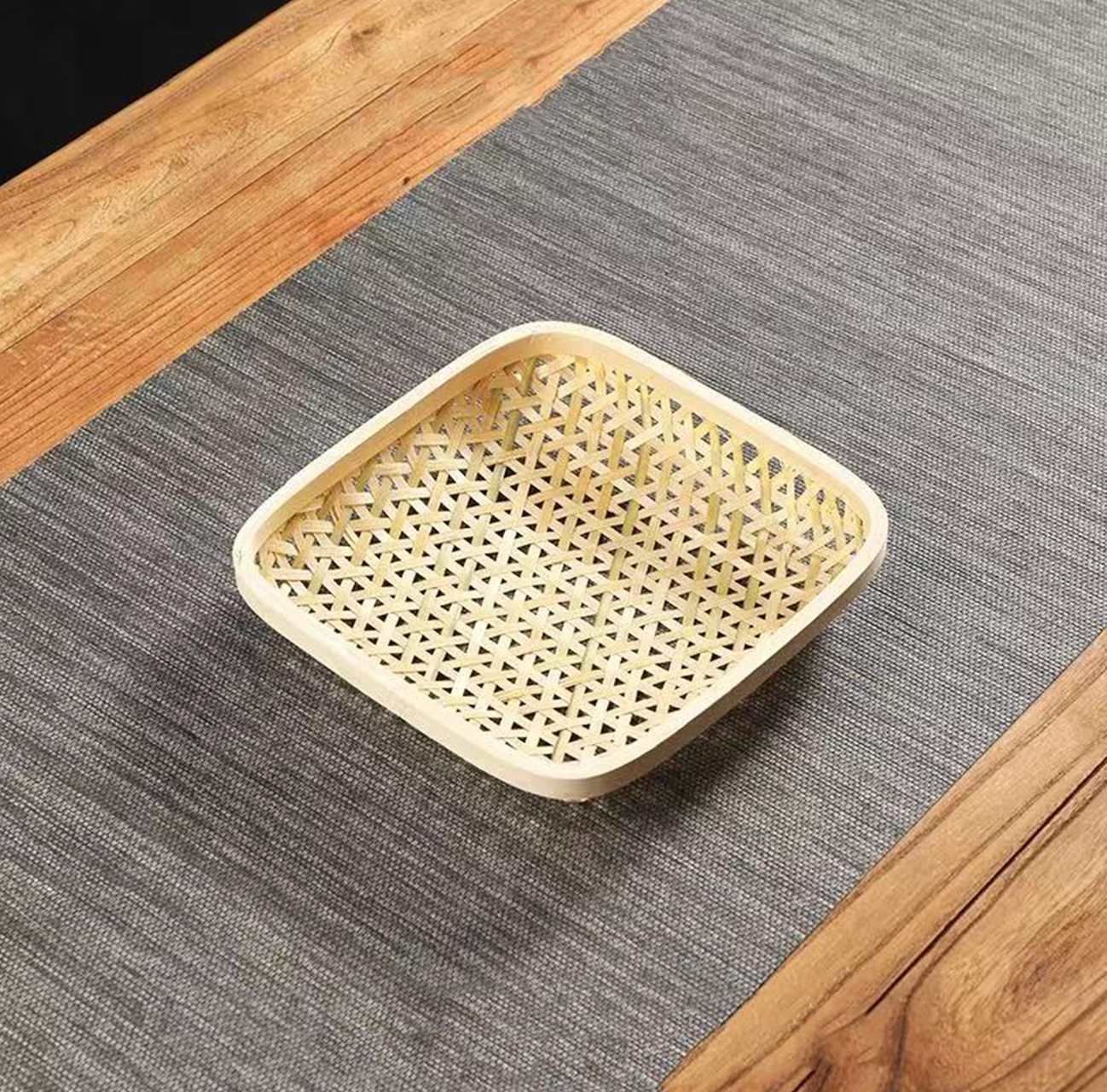 Chefco, 8" Square woven bamboo serving tray (SBP-2020)