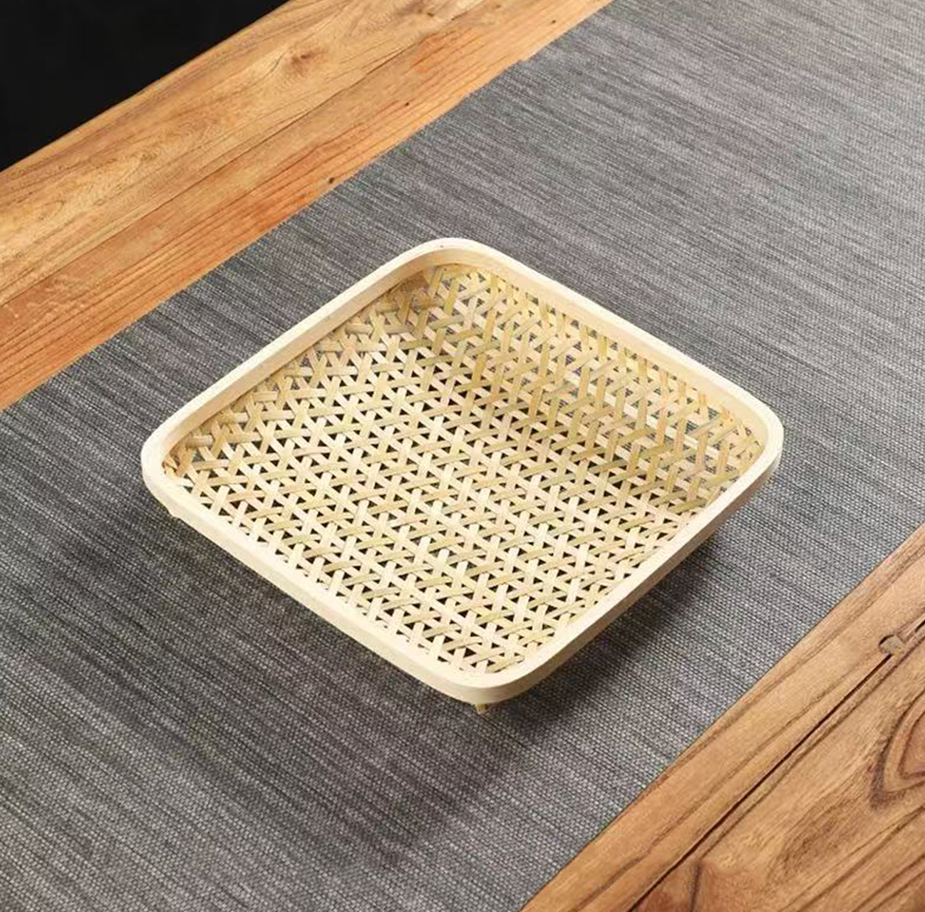 Chefco, 9.5" Square woven bamboo serving tray (SBP-2424)