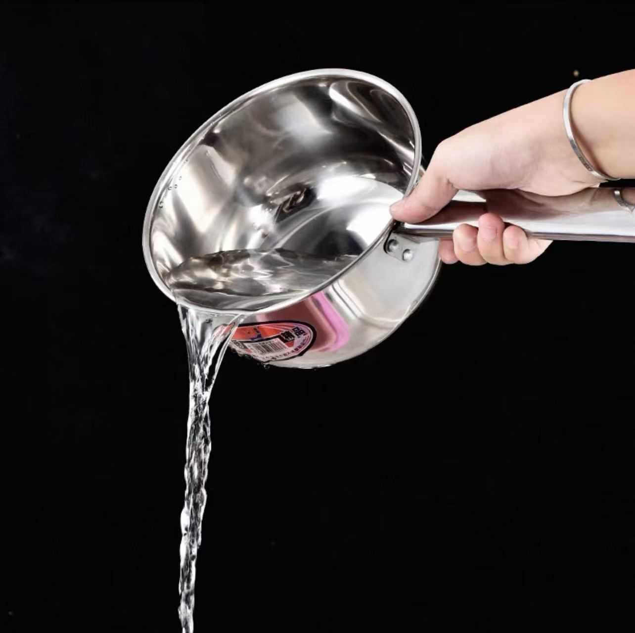 Louche à eau en acier inoxydable (18 cm de diamètre x 10 cm de hauteur, manche de 18 cm)