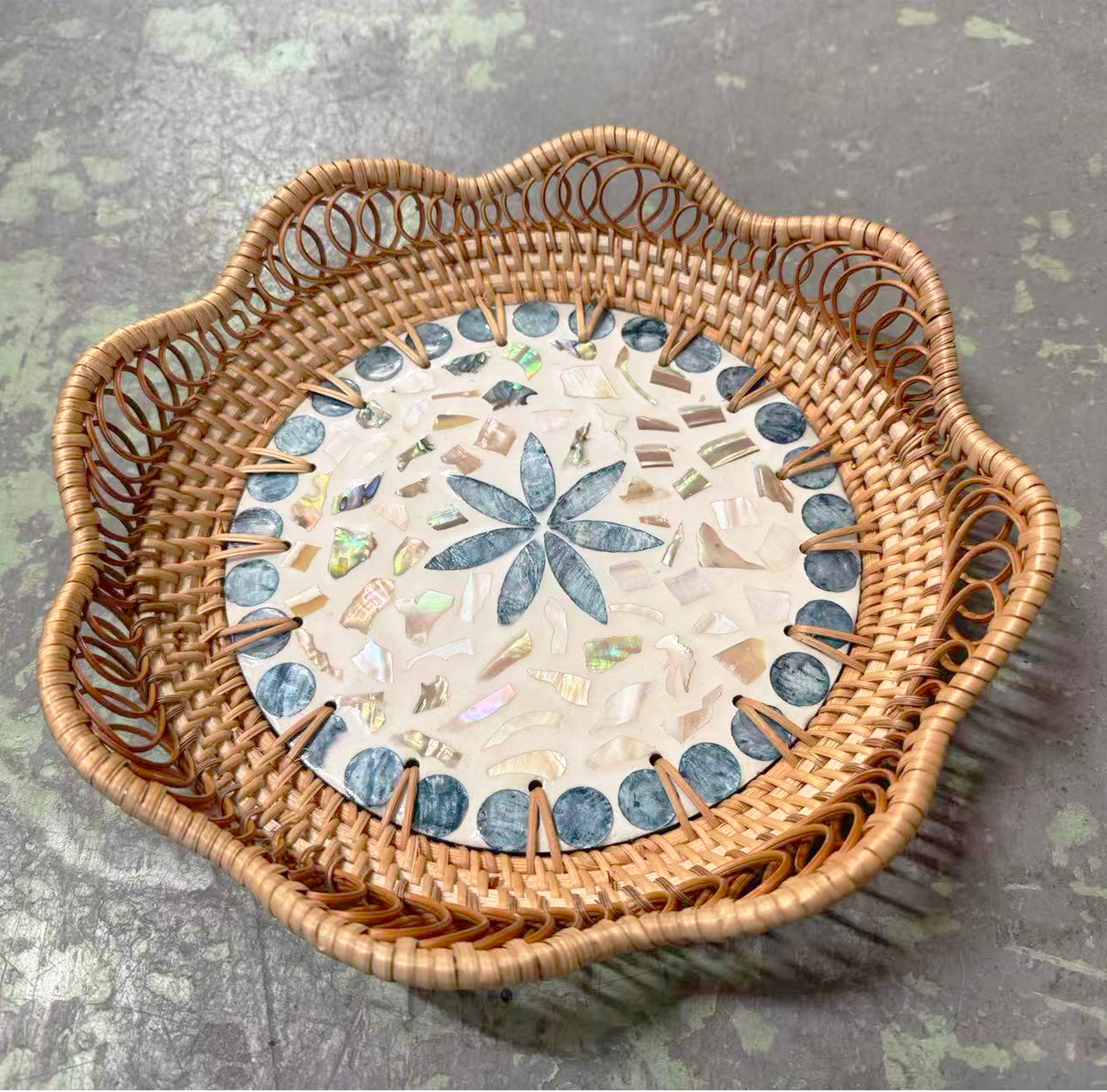 Chefco, 9" Flower shape Rattan Tray (FRT-25BU)