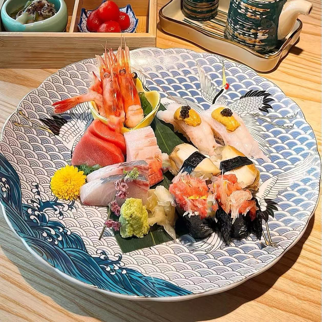 Chefco, 11.25" Flower Shape Plate with "Crane" and Sea Wave Pattern (KF2903)