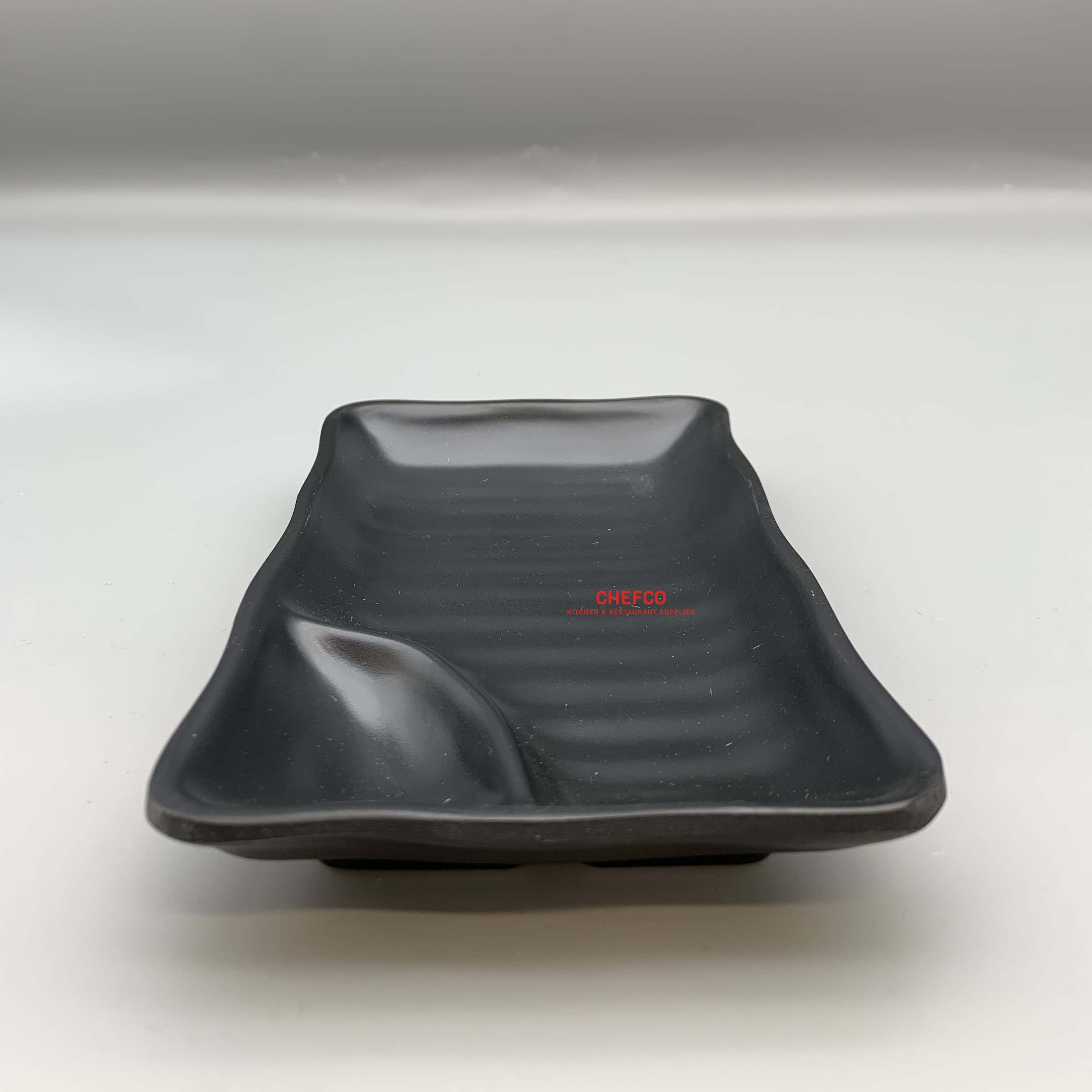 Matte Black Melamine Plate with Sauce Compartment (YG140124)